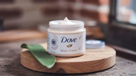 applicazione crema corpo