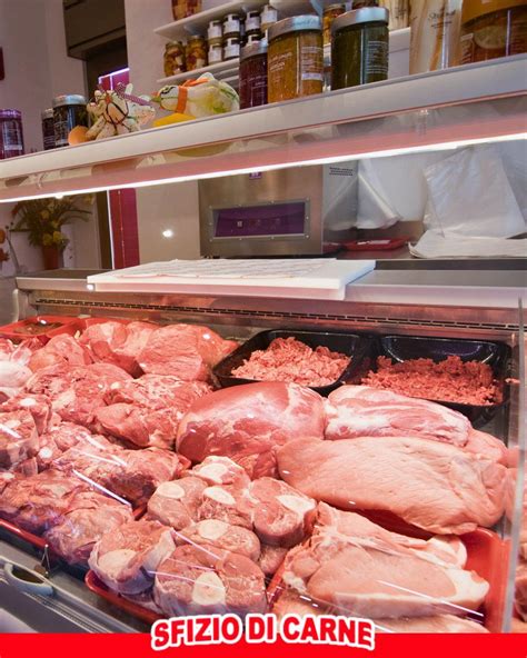Selezione di carni fresche per grigliata
