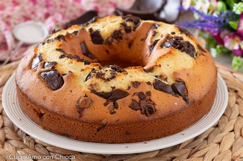 Ciambellone con pezzi di torrone