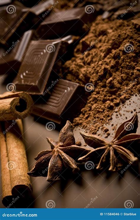 Immagine di spezie e cioccolato