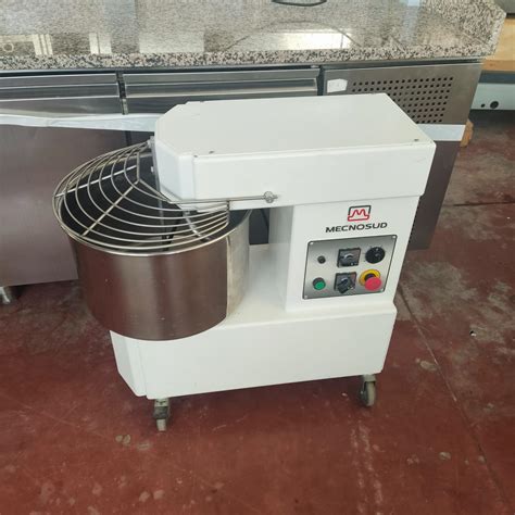 Impastatrice professionale con impasto