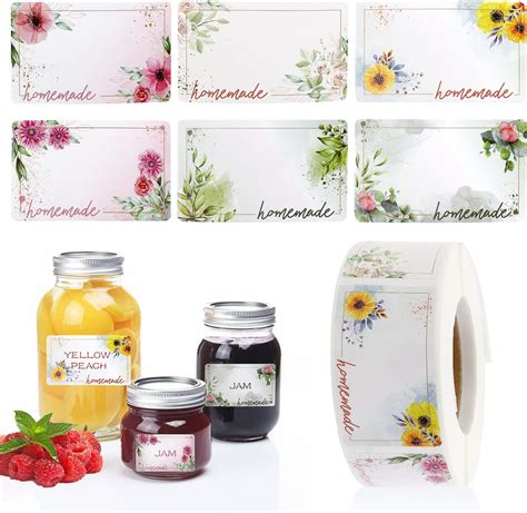 Barattoli di marmellata con etichette personalizzate