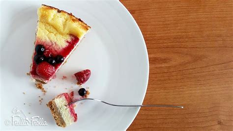 New York Cheesecake con salsa ai frutti rossi