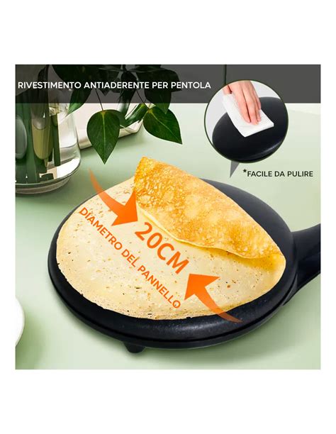 Padella per crepes con pastella che si diffonde
