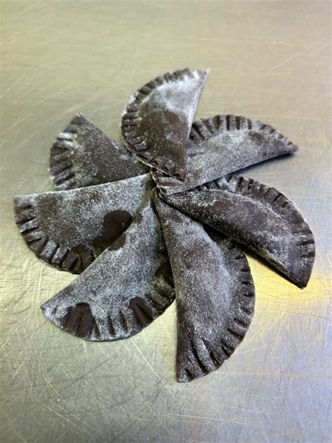 Formazione dei ravioli al cacao
