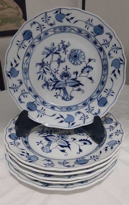 Decorazione a cipolla blu cobalto su porcellana di Meissen