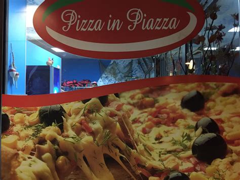 vista esterna della pizzeria Pizza in Piazza a Treviolo