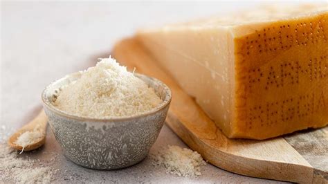 riso crudo e parmigiano grattugiato