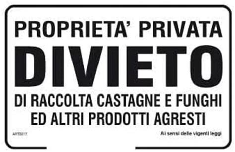 Cartello di divieto di raccolta funghi
