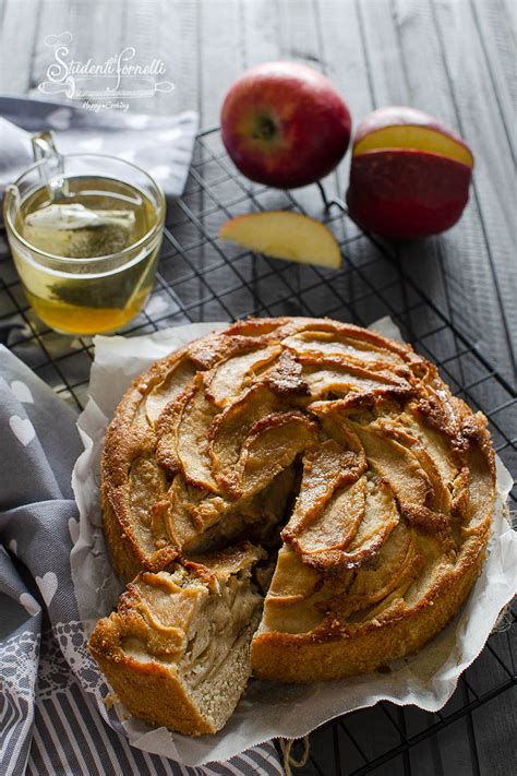 Torta di mele rustica con crosta dorata