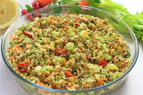 Insalata di riso con lenticchie colorata