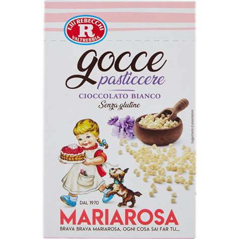 gocce di cioccolato bianco in una mano