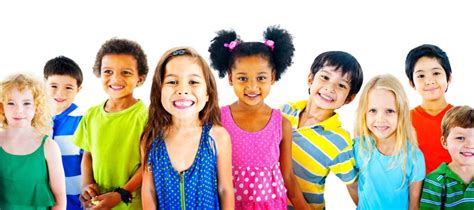 Bambini con protesi durante le cure post-belliche