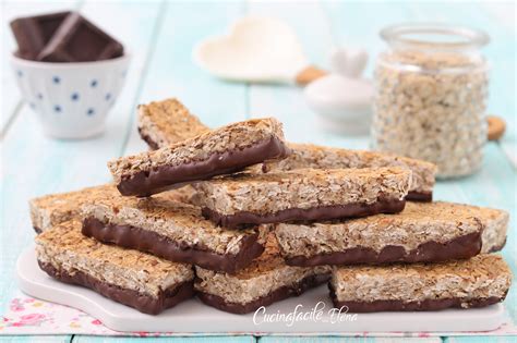 ingredienti per barrette al cioccolato fatte in casa