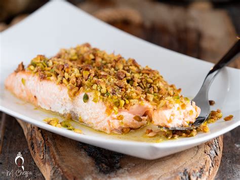 Filetto di salmone in crosta di patate cotto in forno