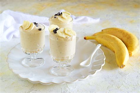 coppetta con budino alla banana e strati