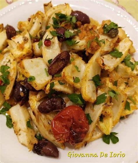 Finocchi freschi con pomodorini e olive
