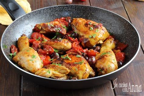 Pollo alla cacciatora servito con purè di patate