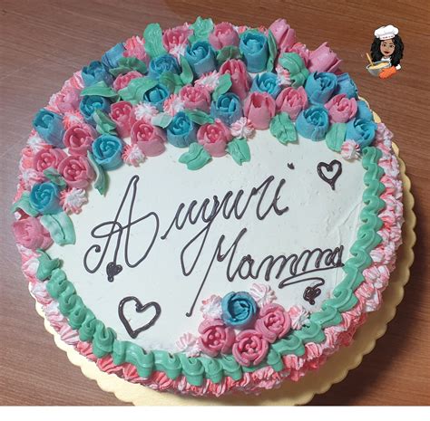 Torta decorata con crema al burro meringata