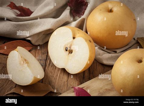 frutta autunnale pere