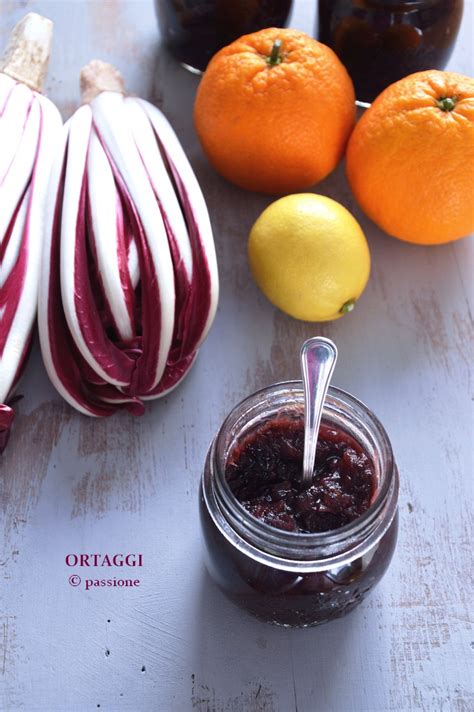 vasetti di composta di radicchio e arance