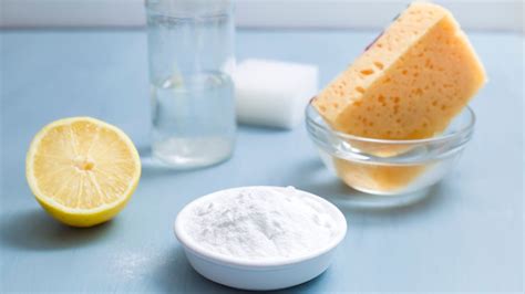 Ingredienti naturali per la pulizia: bicarbonato, limone, aceto