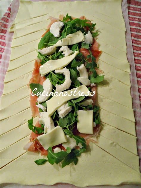 sfoglia di pasta stesa e ripiena