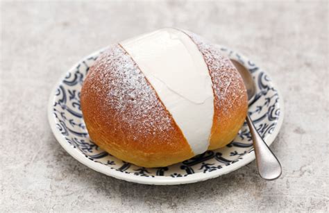 Maritozzo con panna