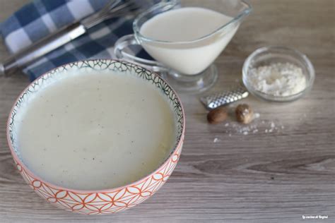 Ingredienti per la besciamella: latte, burro, farina