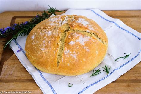 Pagnotta di pane fatta in casa