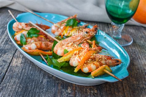 Spiedini di mazzancolle e verdure grigliate