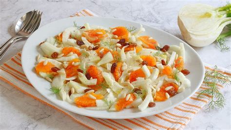 Insalata con salmone affumicato, finocchi e arancia