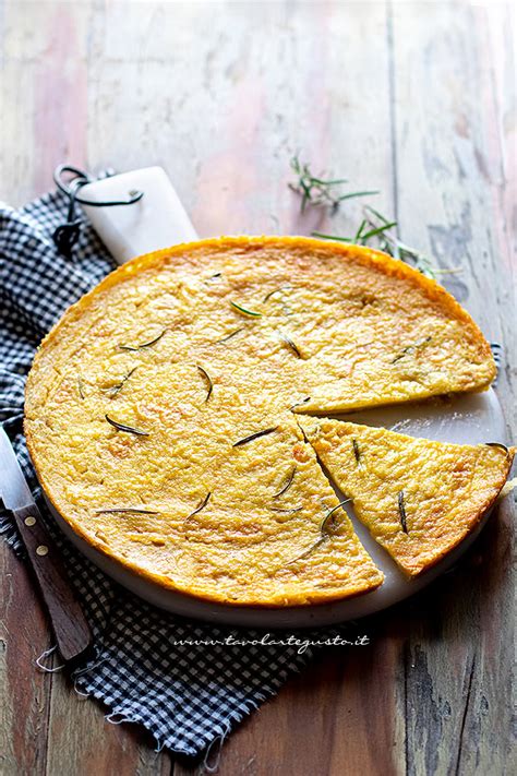 Farinata di ceci appena sfornata