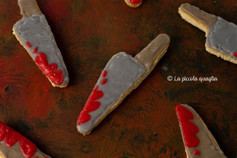 Coltello che forma una conchiglietta di pasta