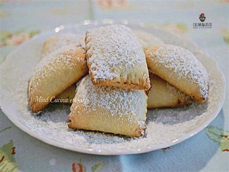 Ravioli dolci al forno appena sfornati