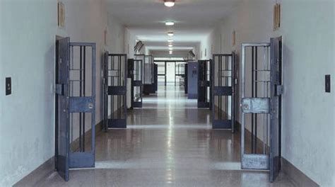 Illustrazione schematica del sistema carcerario italiano con enfasi sulla regione Lombardia