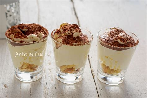 Immagine di cheesecake tiramisù servite in bicchierini monoporzione