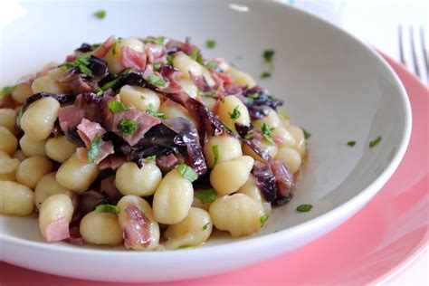 Ingredienti per gnocchi radicchio prosciutto cotto