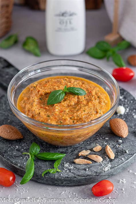 Ingredienti per il pesto alla siciliana