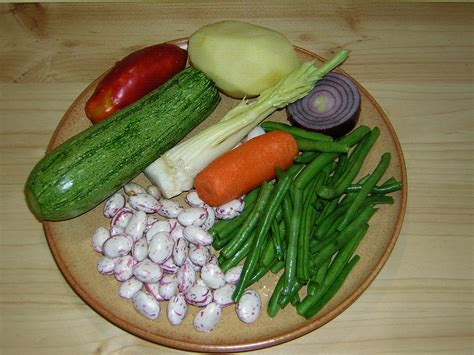 Ingredienti freschi per minestrone