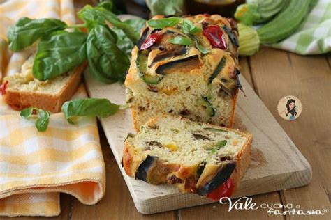 Infografica con diverse opzioni di ingredienti alternativi per il plumcake salato (es. diverse verdure, formaggi, frutta secca).