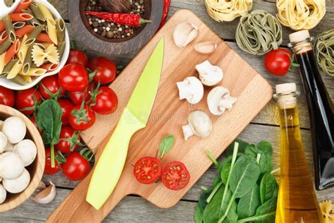 Ingredienti freschi per cannelloni