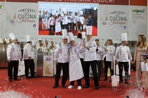 Facciata dell'Istituto Ciro Pollini