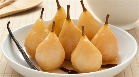 mele cotte e pere cotte in una ciotola