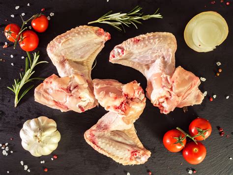 Taglio delle ali di pollo