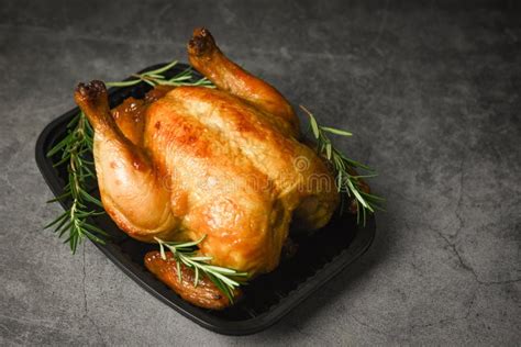Pollo arrosto intero
