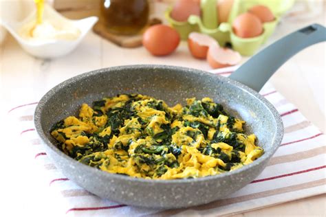 Uova strapazzate con spinaci