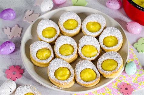Dolcetti pasquali a forma di uovo