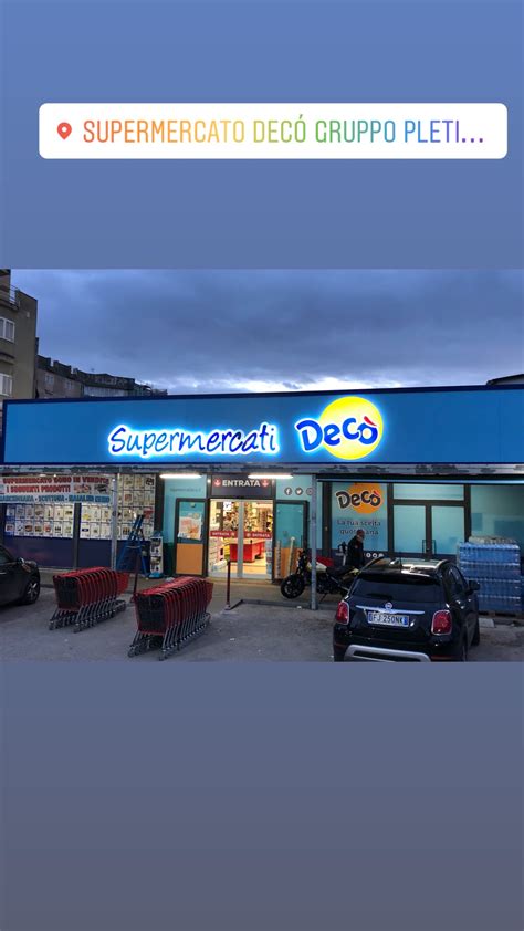 Supermercato Decò con prodotti in offerta