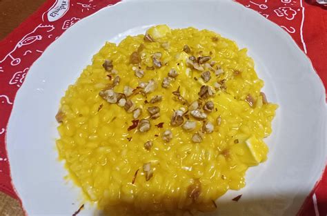 Noci tritate per guarnire il risotto
